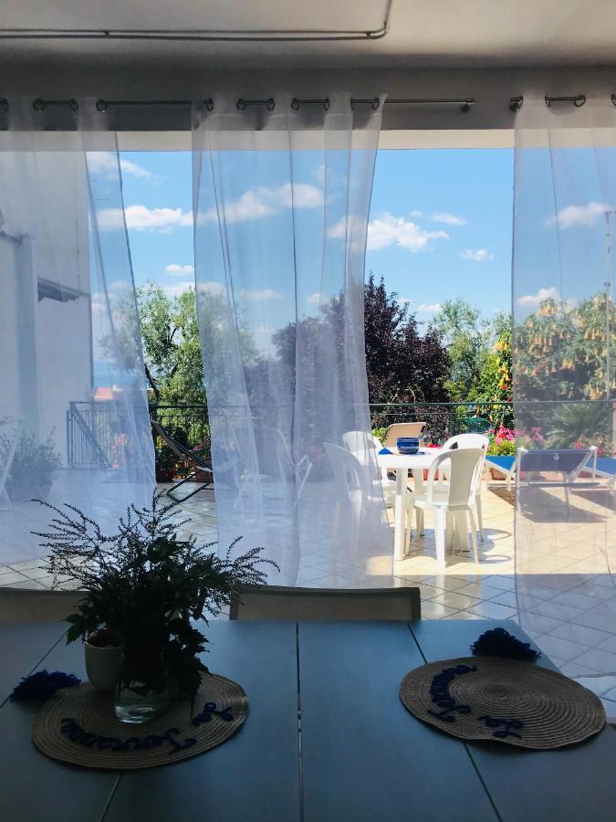 Апартаменты La Terrazza Вико-Экуенсе Экстерьер фото