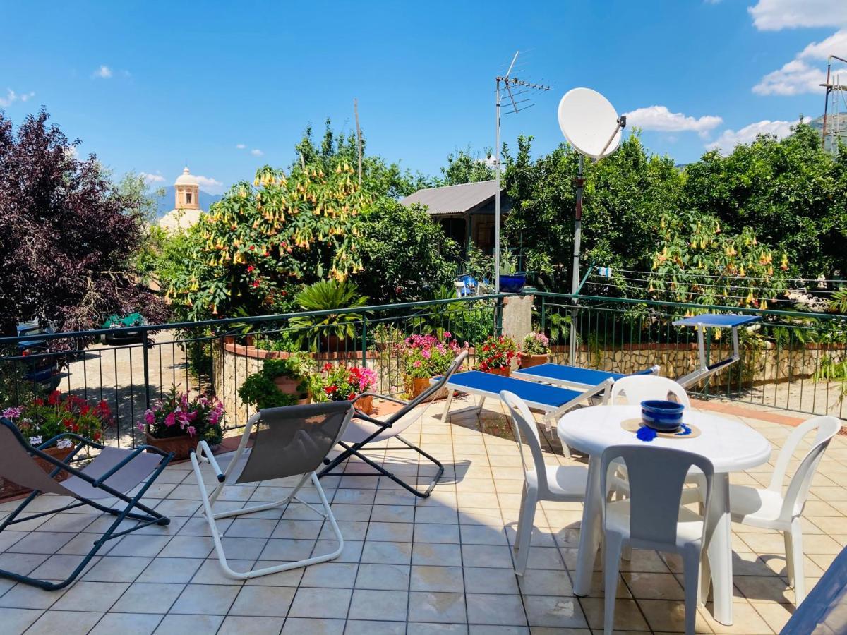 Апартаменты La Terrazza Вико-Экуенсе Экстерьер фото