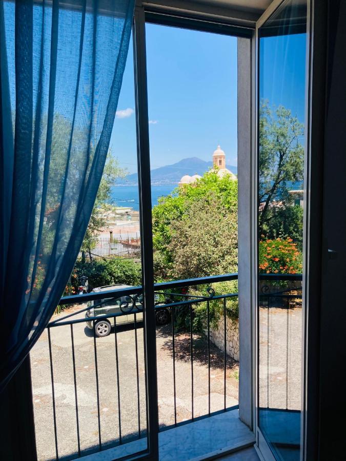 Апартаменты La Terrazza Вико-Экуенсе Экстерьер фото